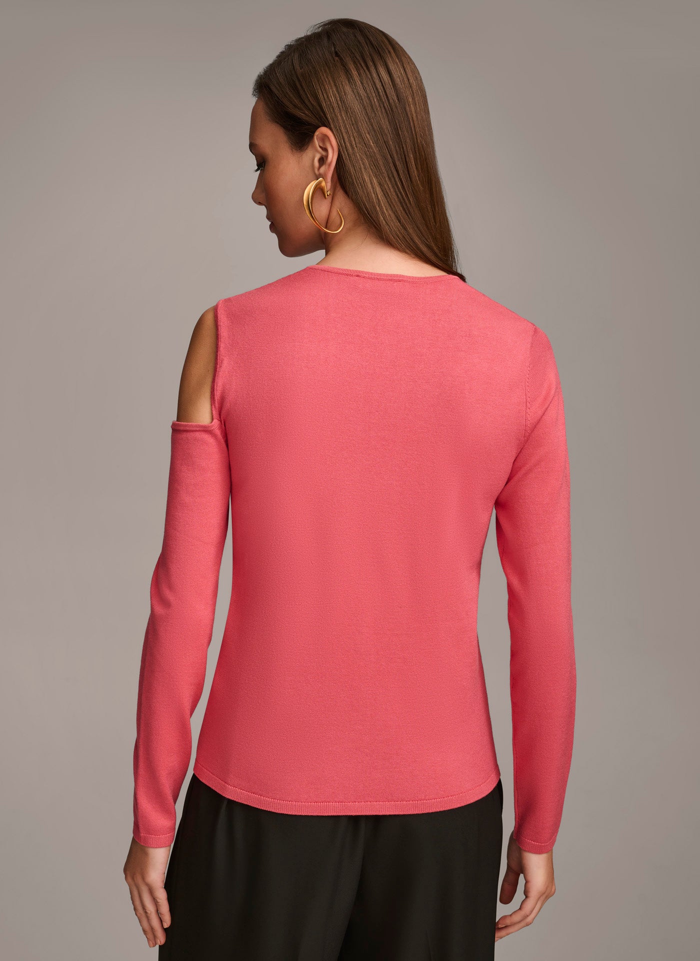 (image for) CONCISE CUTOUT SHOULDER TOP